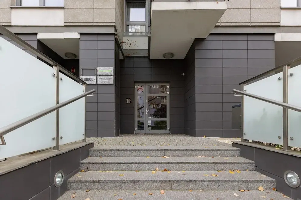 Warsaw Riverside Apartment by Renters