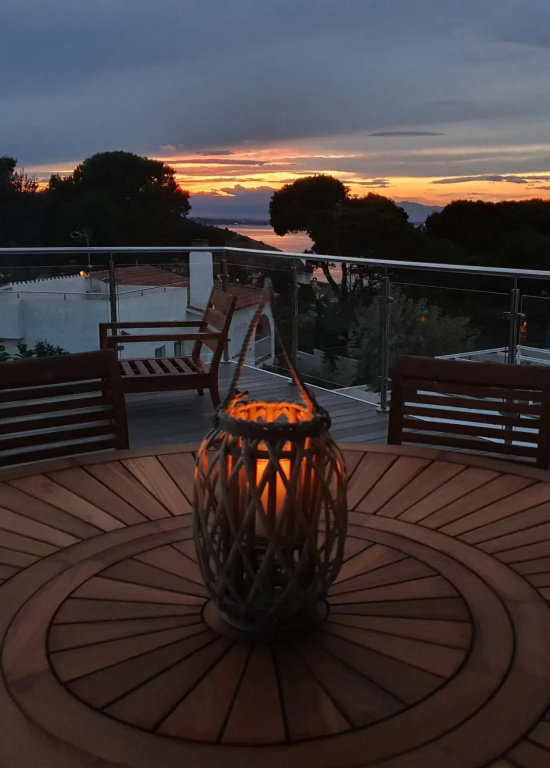 Sabina in L'Escala with 6 bedrooms and 3 bathrooms