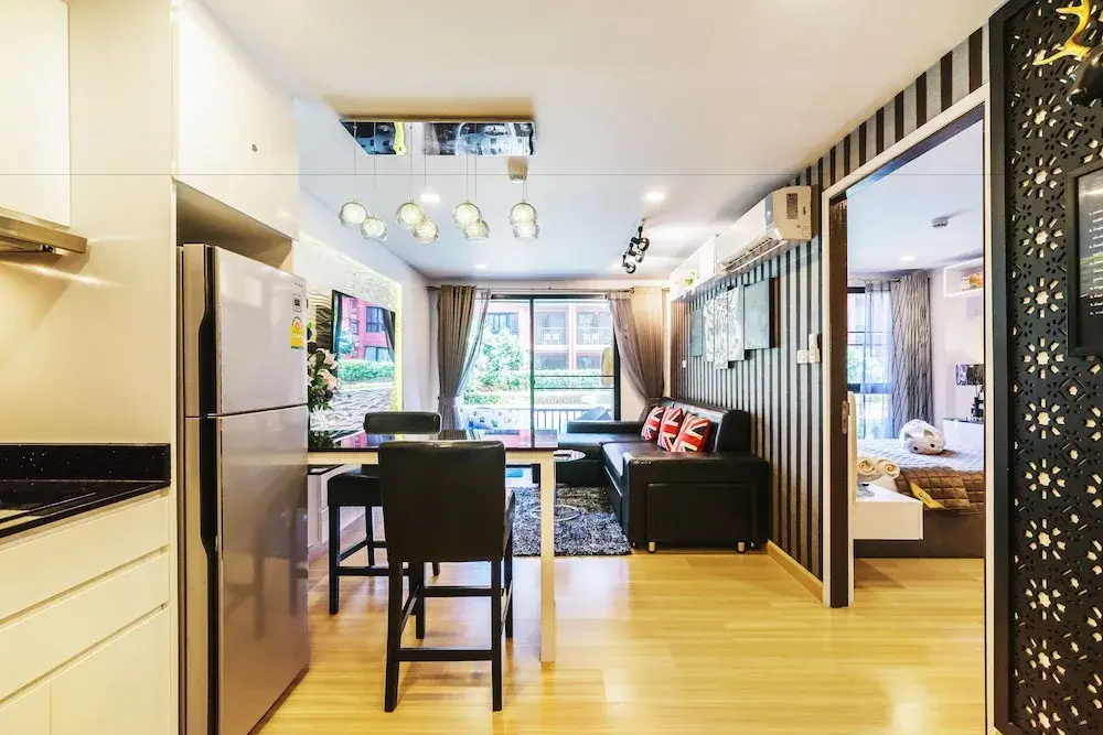 Bluroc Hua Hin by FavStay