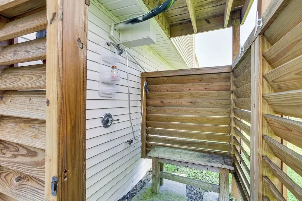 Walk to Beach: Updated Home w/ Deck in Galveston!