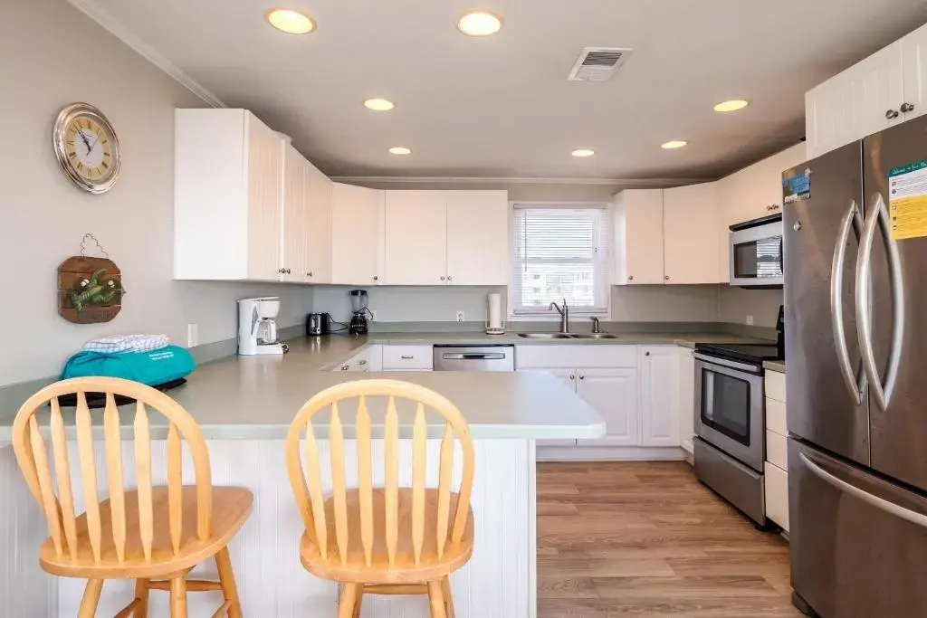 Daze At Sea by Oak Island Accommodations