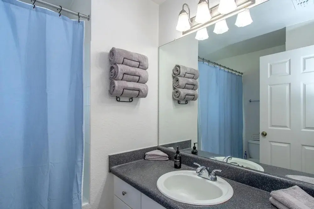 Relax, Revive and Renew in a great apt!