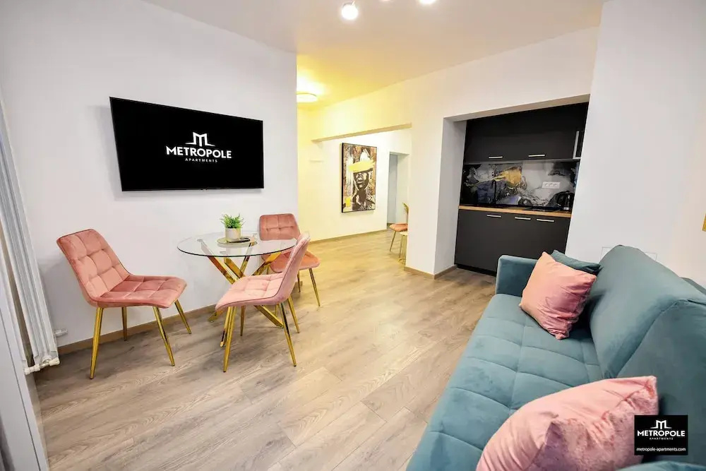 Metropole Apartments Central City