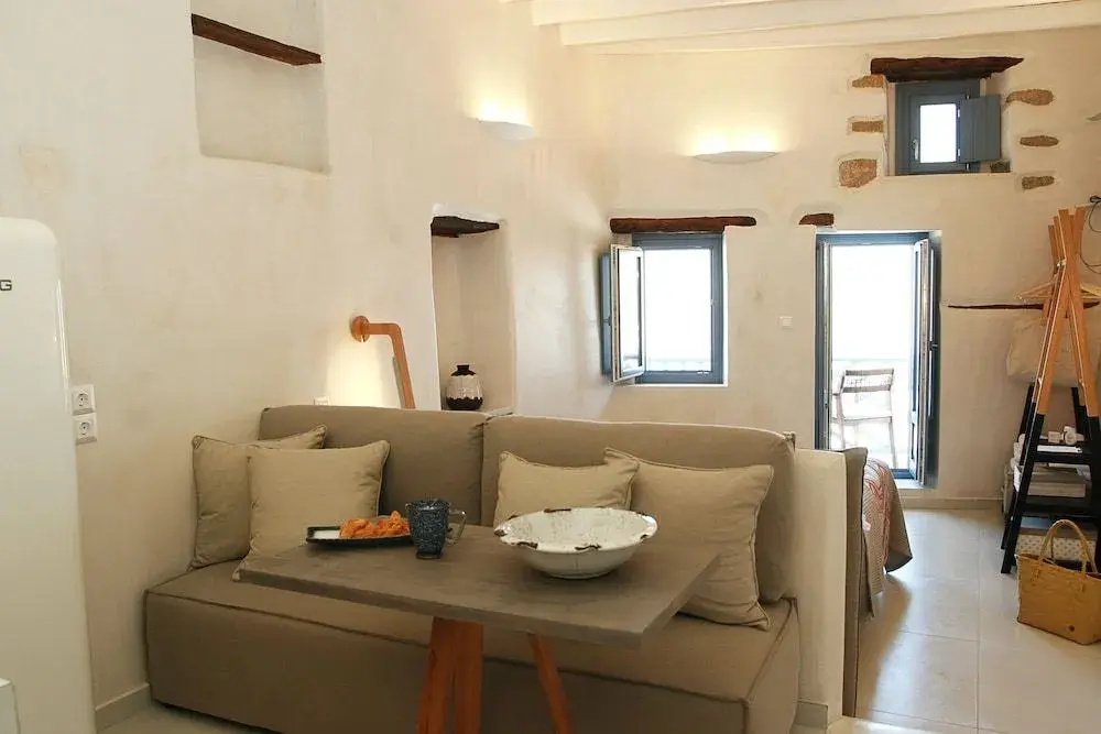 Esperia Luxury Suites