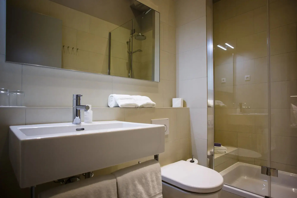Hotel Osam