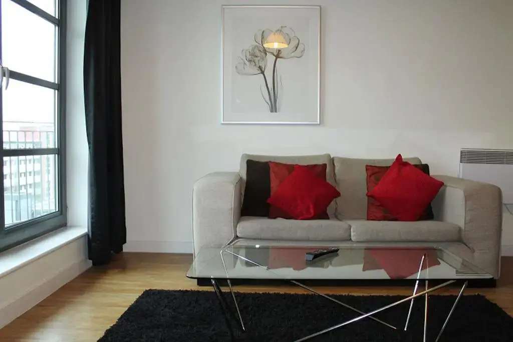 House Of Moli - Commercial Road Apartments