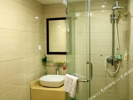 Quanming Hotel