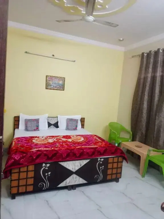 OYO Yuvraj Palace