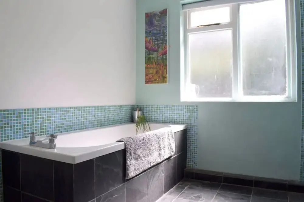 Lovely 2 Bed Apartment with Garden