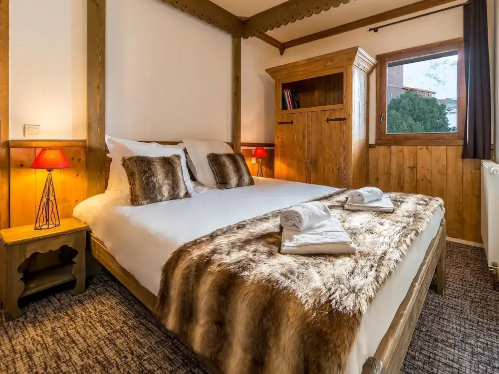 Cozy Rustic Apartment With a Fireplace and Wi-fi in Arc 2000
