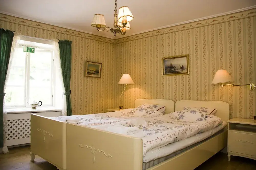 Garvaregården Hotel , B&B och Café