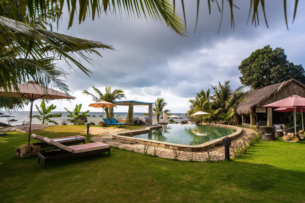 Rocks Beach Boutique