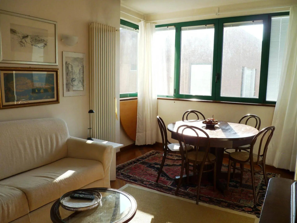 VeniceIn Apartments