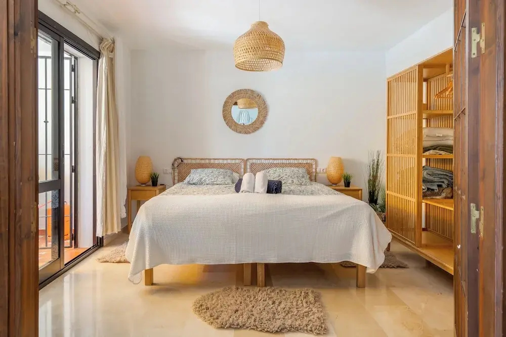 La Casa Bonita - Modern 2BR Apt with Private Terrace. Pool Views