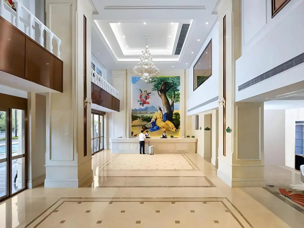 Vienna International Hotel (Dongwu South Road Hongzhuang Metro Station)