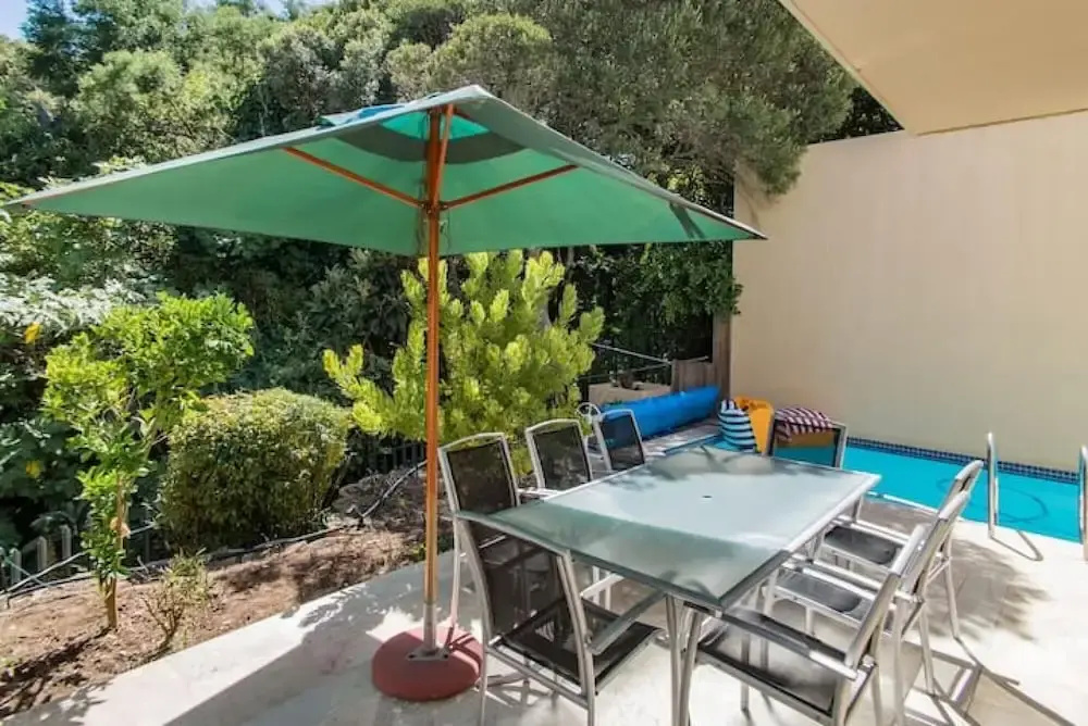 Elegant Villa w Coastal Views Nestled Below Lions Head The Grange