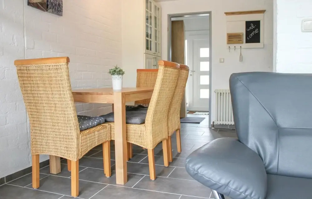 Awesome Home in Bruinisse With 3 Bedrooms and Wifi