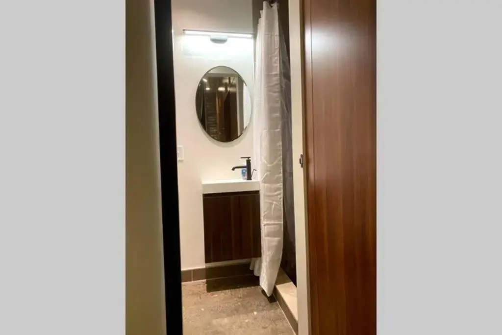 3E-Cozy! Micro apartment! in Oakland, sleeps 1