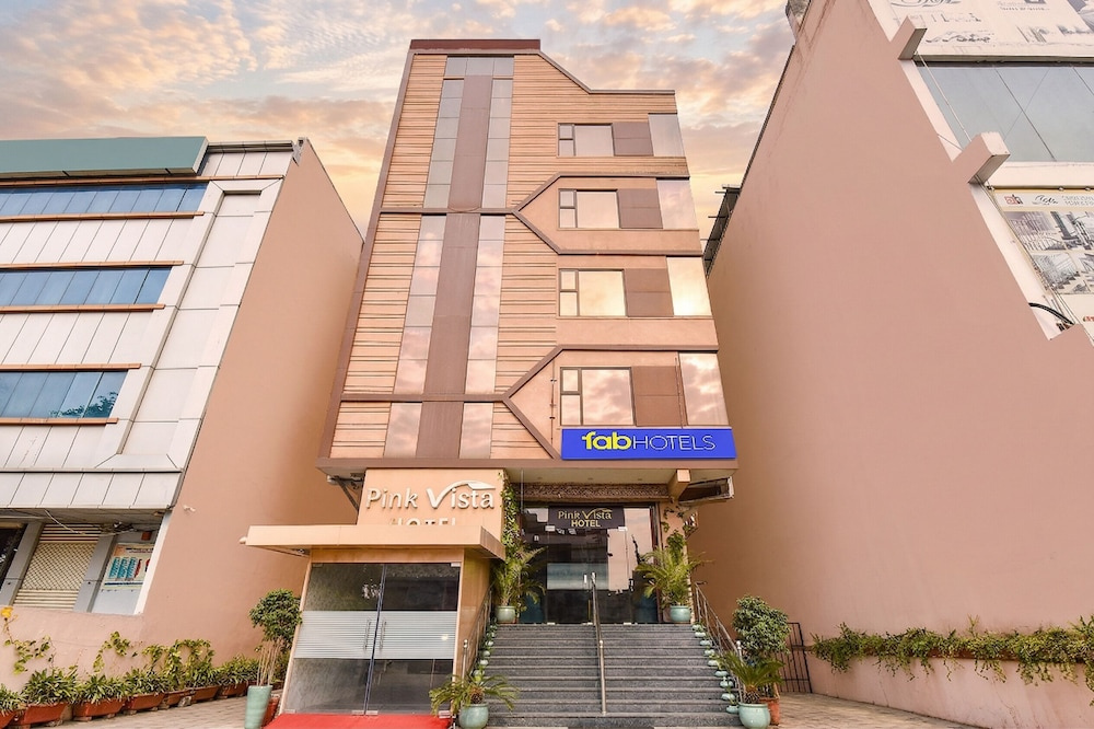 Pink Vista Hotel
