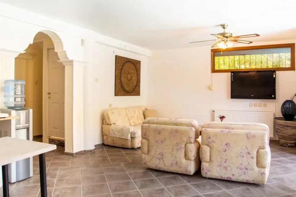 Enchanting Villa With Backyard in Cesme Near Beach