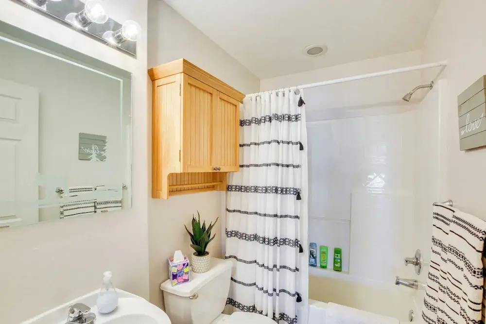 6 Mi to Powder Mtn w/ Shuttle: Cozy Eden Condo!