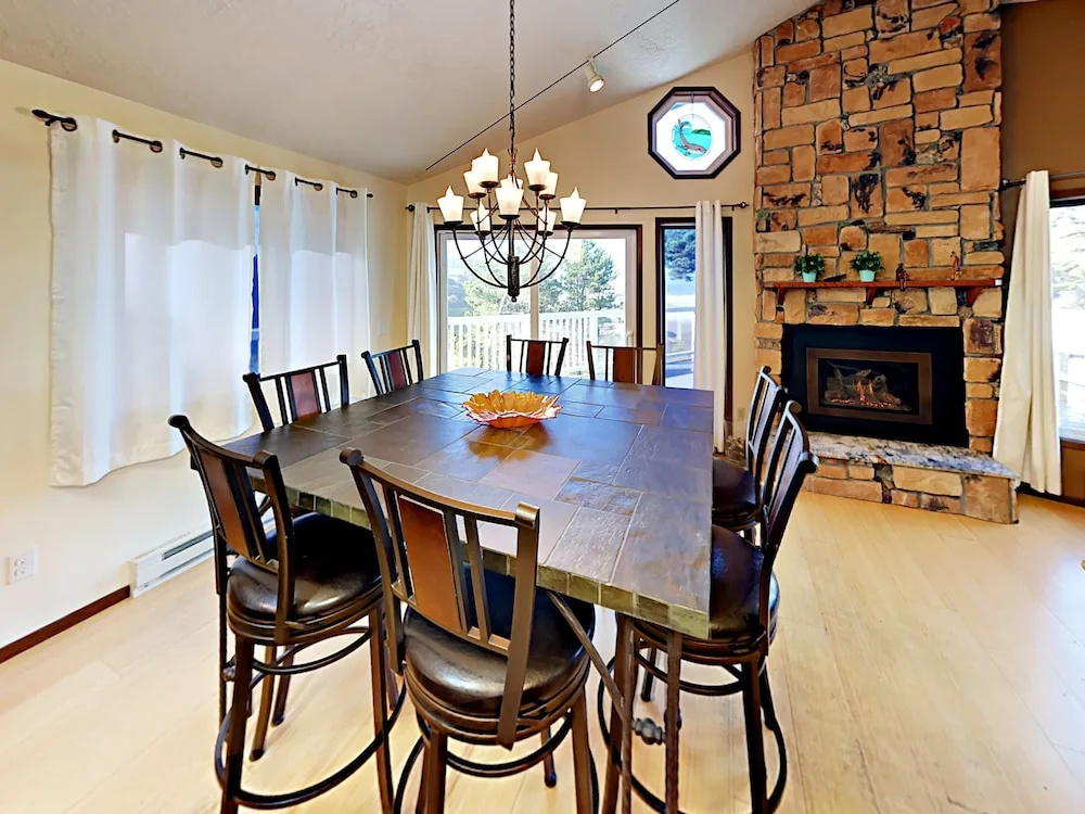 6125 Short Ave House by RedAwning