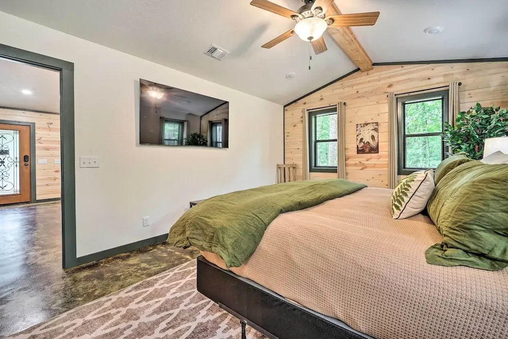 Quiet & Peaceful Hochatown Cabin w/ Hot Tub