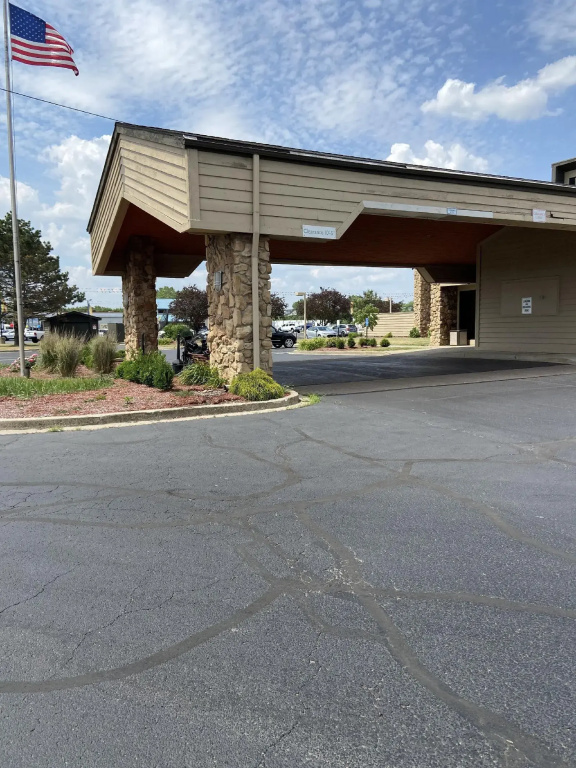 Quality Inn & Suites Goshen