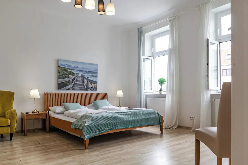 Elegant Room Shared Apt Heart of Vienna