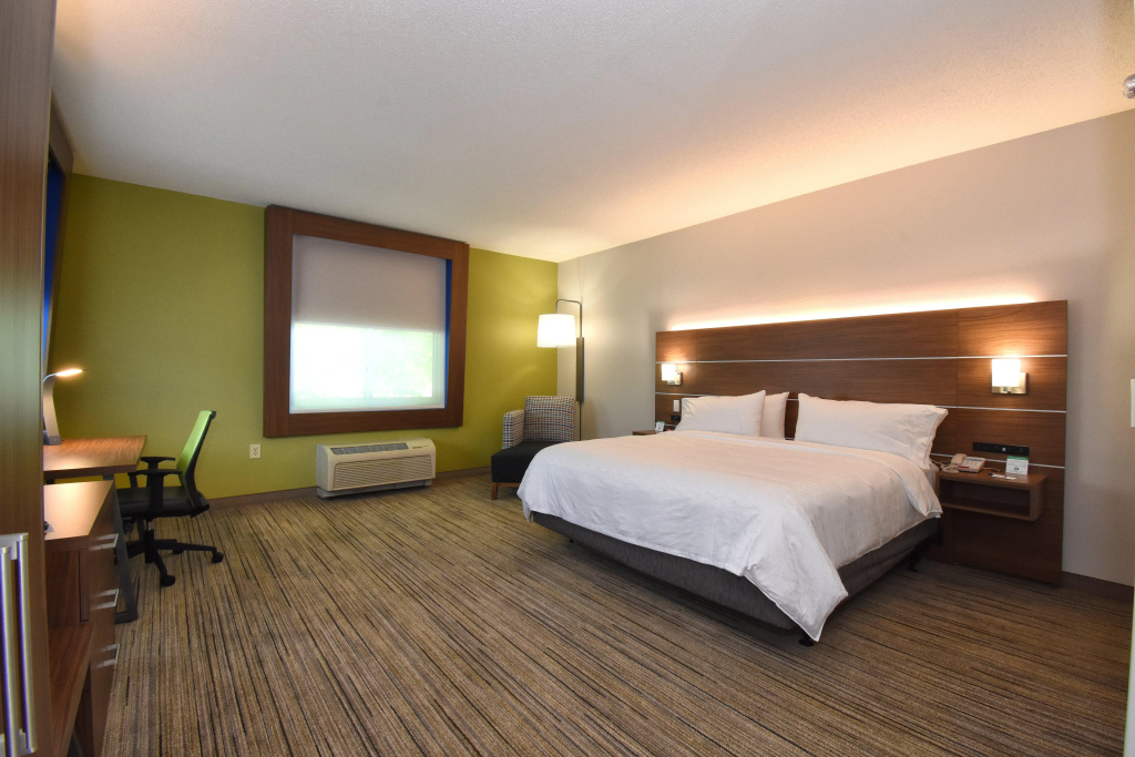 Holiday Inn Express & Suites Southern Pines-Pinehurst Area by IHG