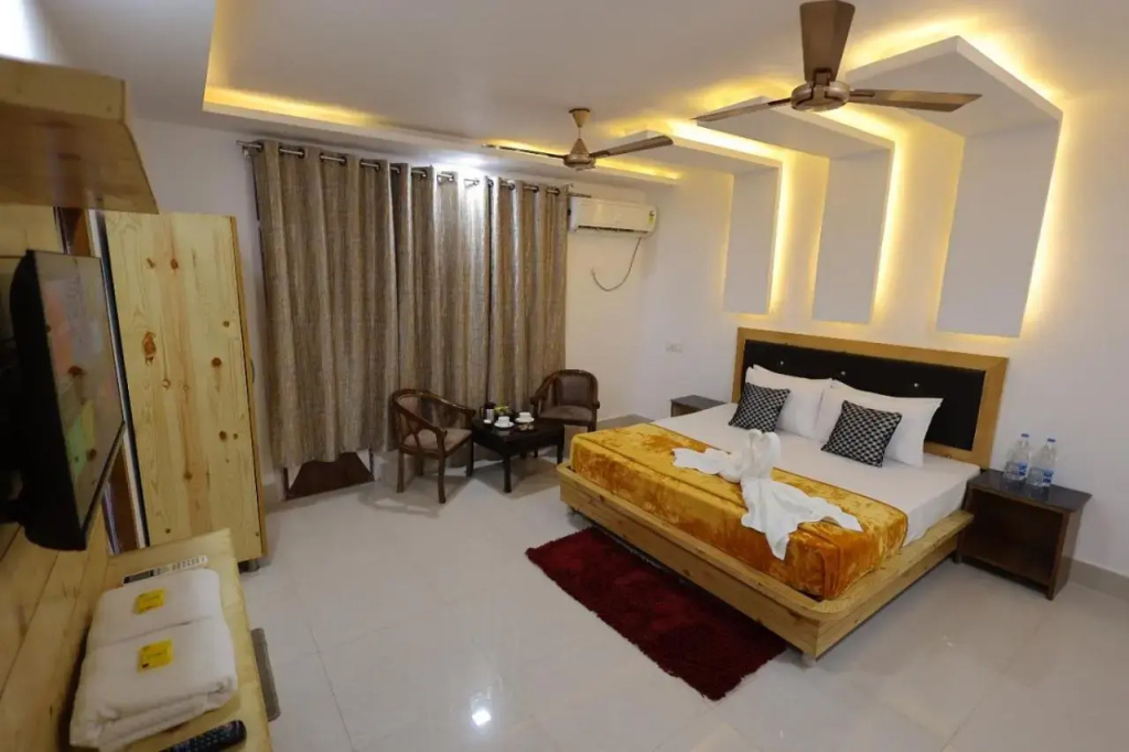 Hotel The Queen By Jal's