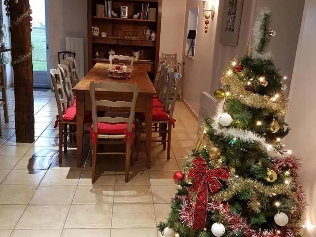 Gîte champêtre familial avec jardin à Cindré - FR-1-489-256