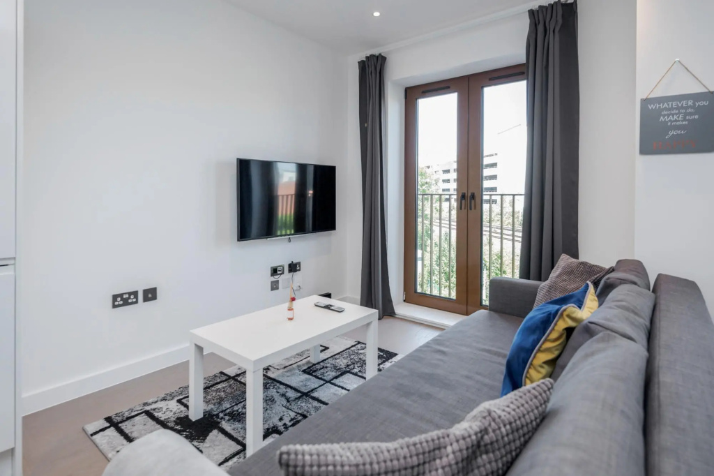 Lovely 1 Bedroom City Apartment , 5 mins Walk to the Station - 18mins to Central London, Free WiFi