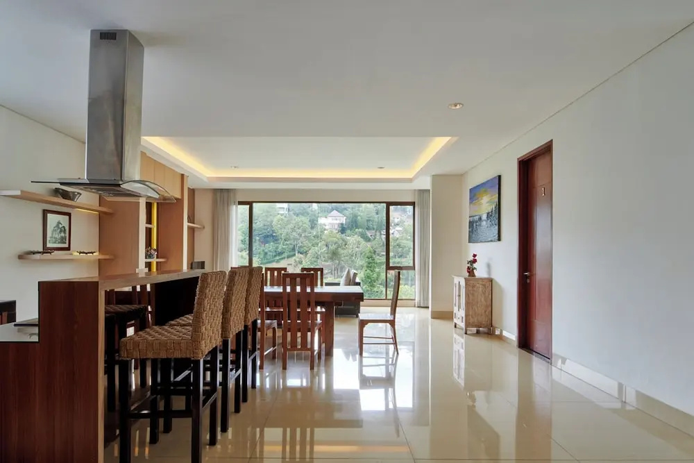 Tulip Hill View Villa 6 bedrooms with a private swimming pool and movie room