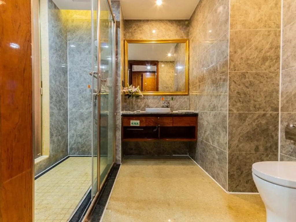 Vienna Hotel (Yongzhou Jianghua)