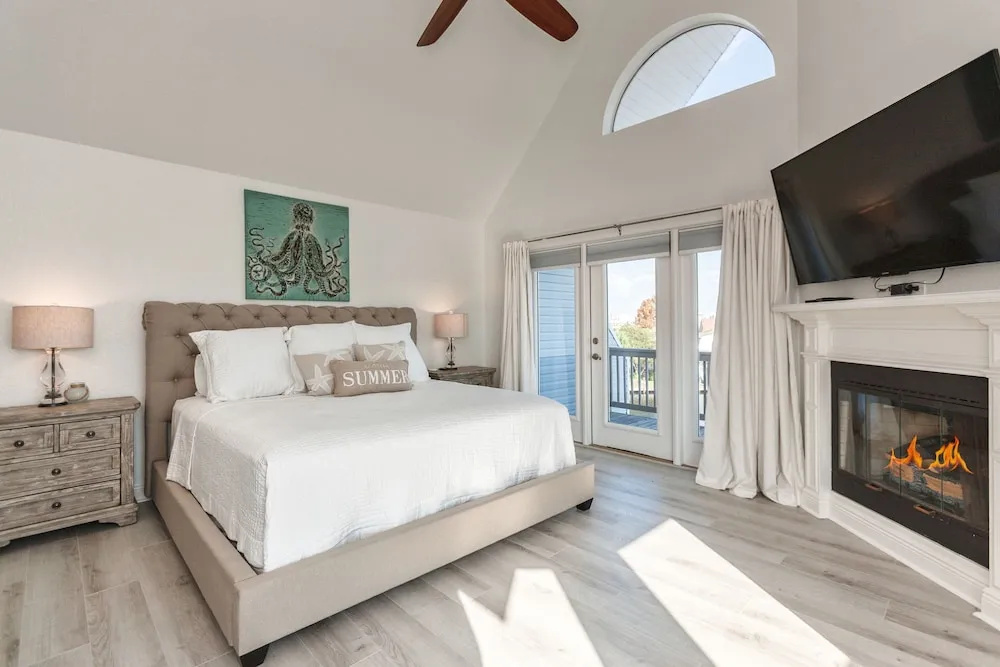 Destin Harbor Waterfront Gem Townhouse 3 Bedrooms 2.5 Bathrooms Townho