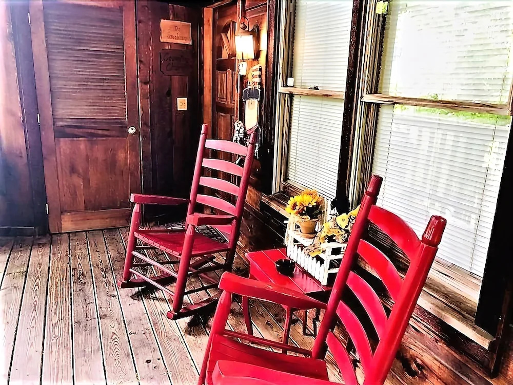 Country Charm - Studio Cabin