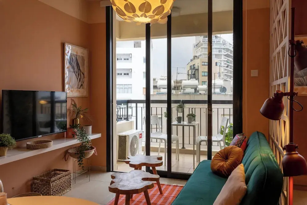 Johnys Spot - 1BR & Balcony in Larnaca