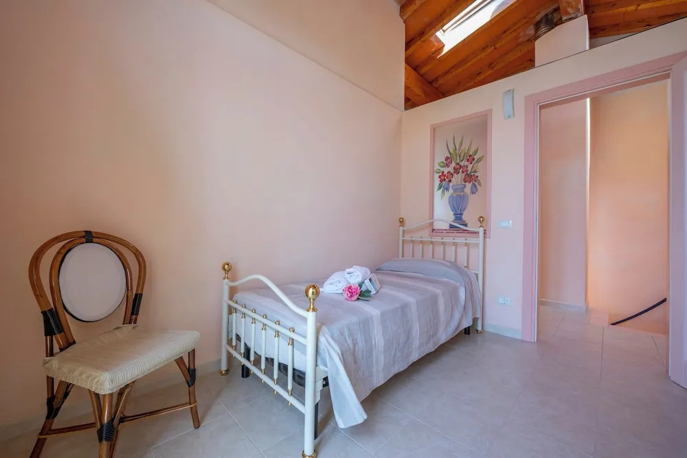 Villa Clara few km From the sea