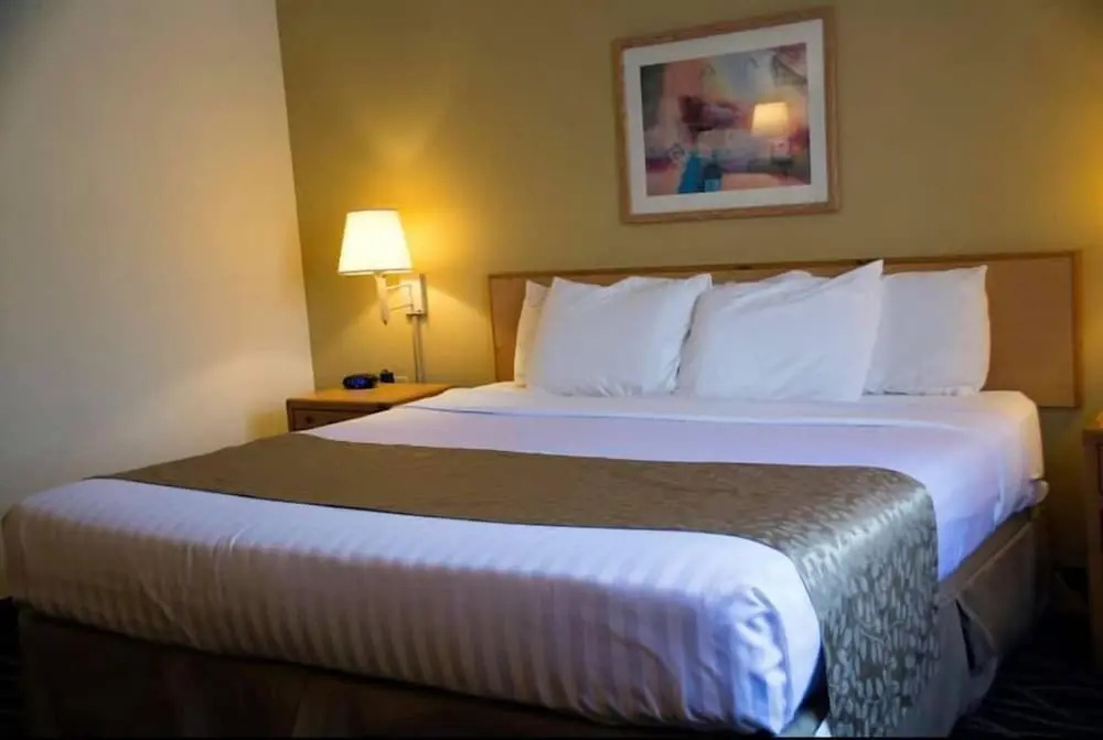 Boarders Inn & Suites by Cobblestone Hotels - Wautoma