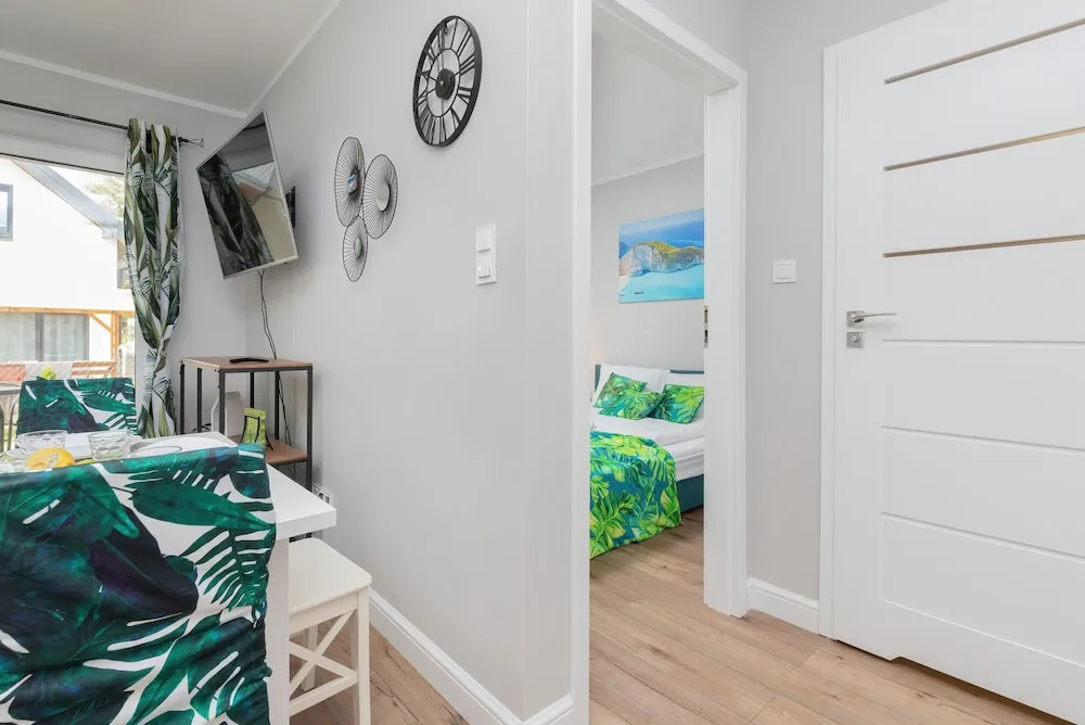 Coast Apartment With Terrace by Renters