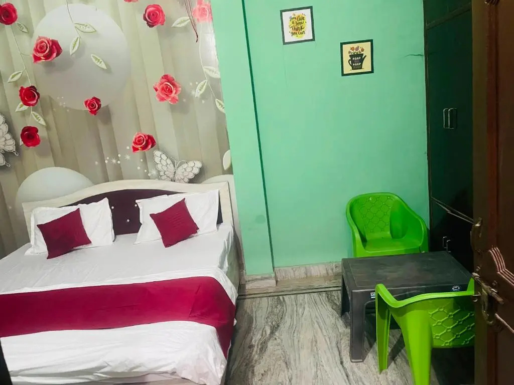 OYO Home Hotel Dream Palace