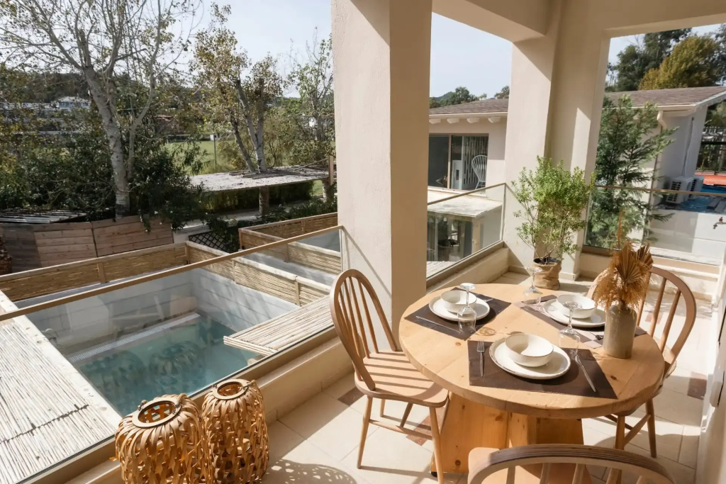 NŪSA suites & villas