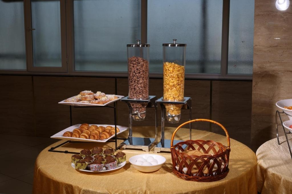 Royal Plaza Suites by RAK Rooms, Mangaluru