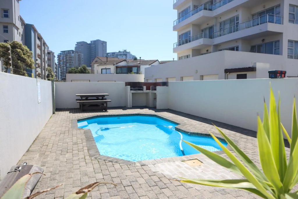 Lovely 2 Bedroom Oceanfront Apartment with Sea Views