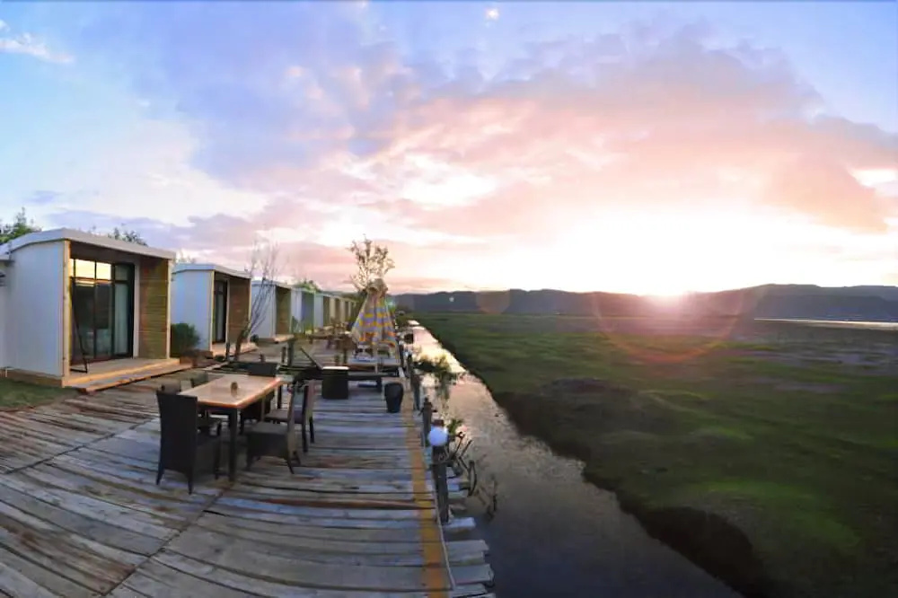Lijiang Lashi Lake Retreat