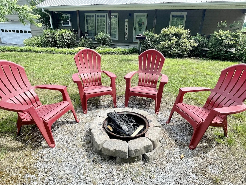 Mountain Rooster Inn