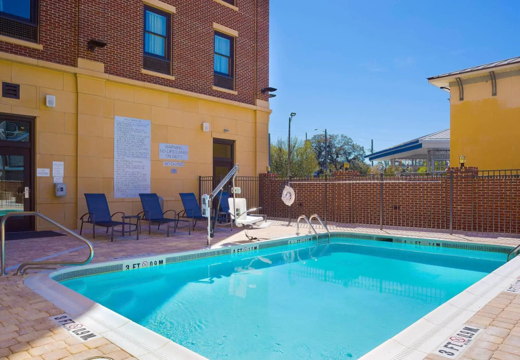 Fairfield Inn & Suites by Marriott Savannah Downtown Historic District