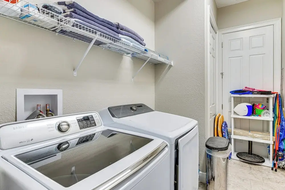 Canalfront Pool & Hot Tub: Home in Cape Coral