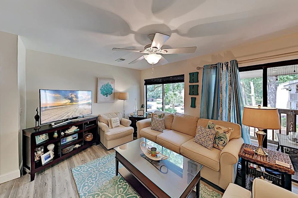 8forestg 2 Bedroom Condo